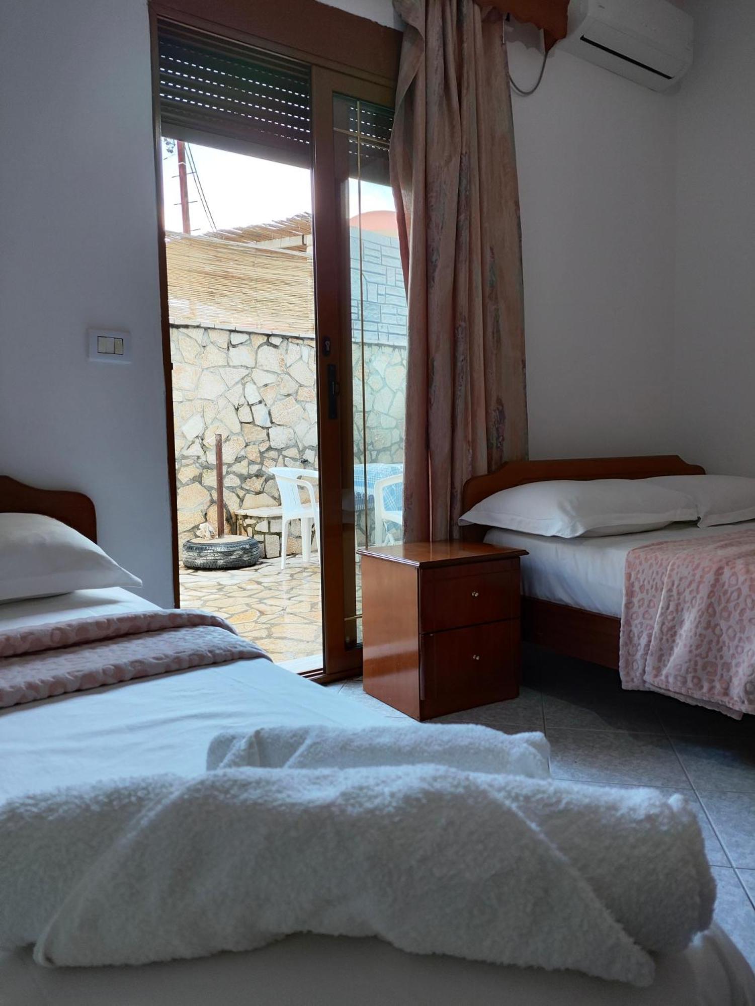 Hola Rooms Ksamil Eksteriør billede