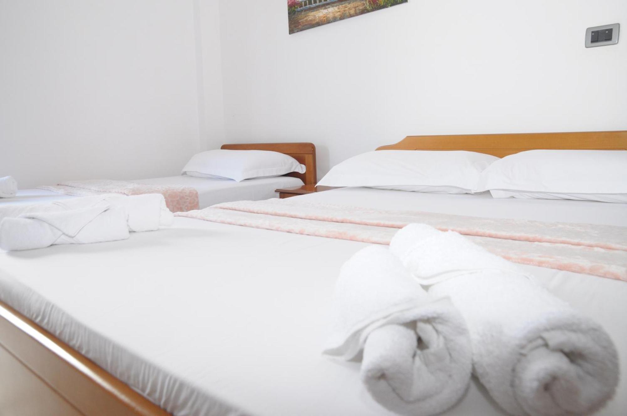 Hola Rooms Ksamil Eksteriør billede