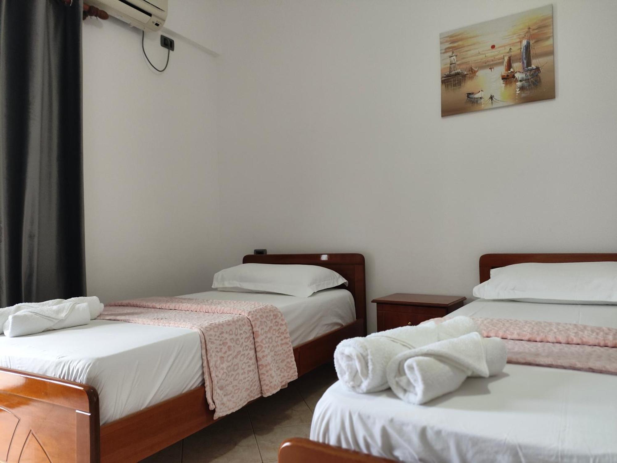 Hola Rooms Ksamil Eksteriør billede
