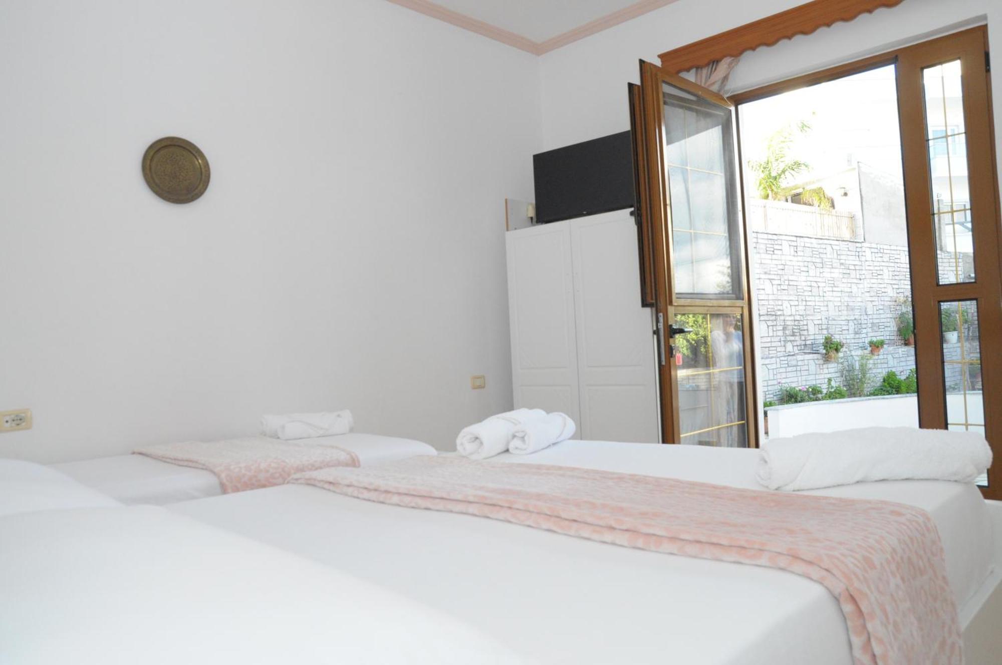 Hola Rooms Ksamil Eksteriør billede