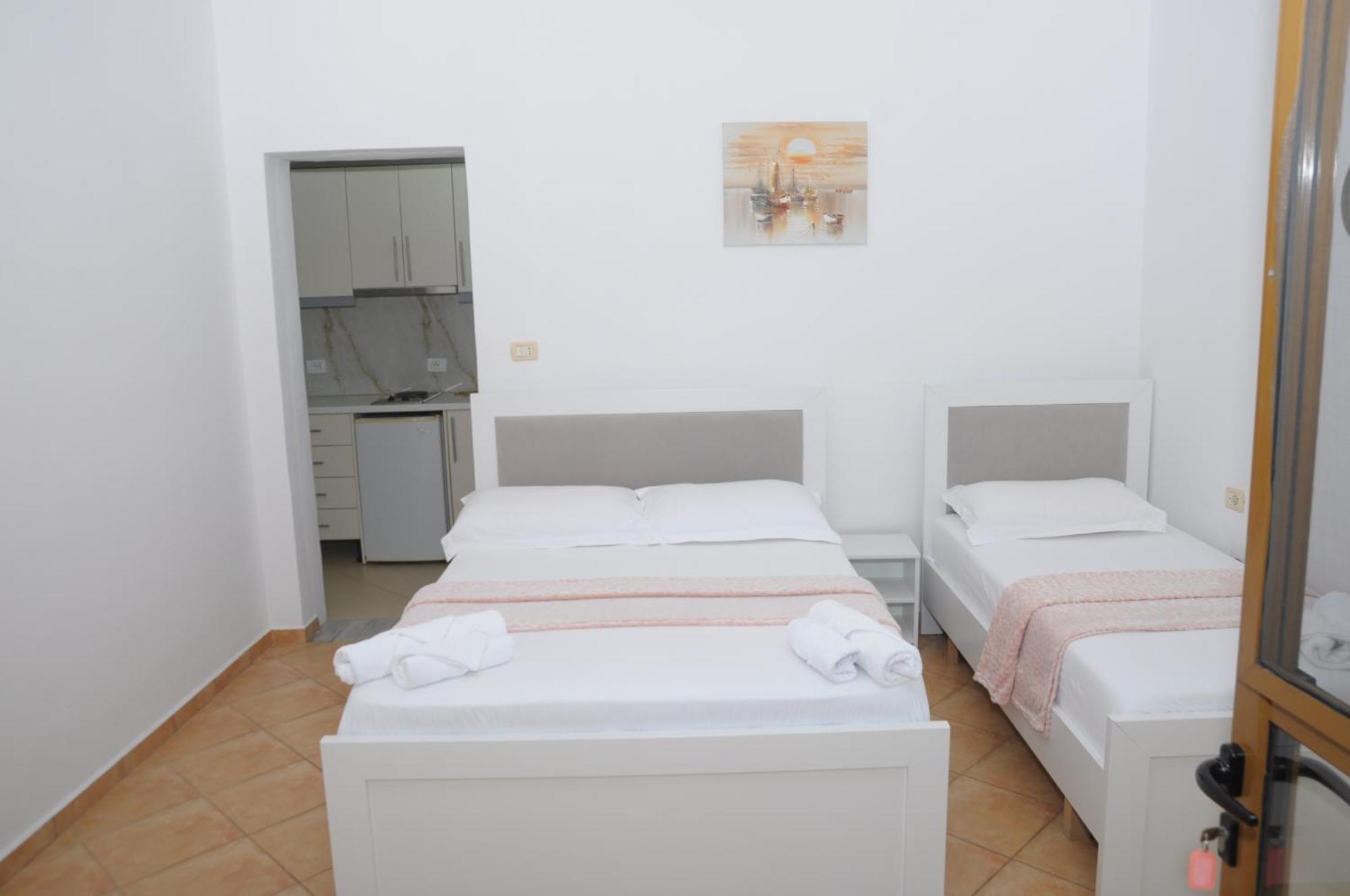 Hola Rooms Ksamil Eksteriør billede