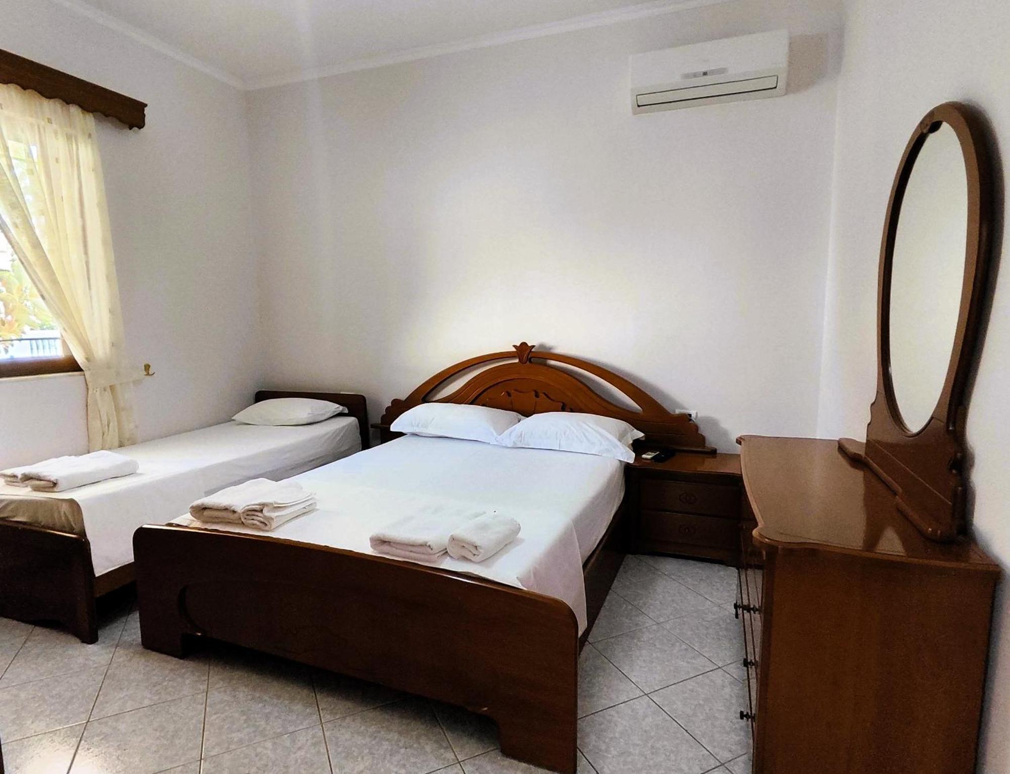Hola Rooms Ksamil Eksteriør billede