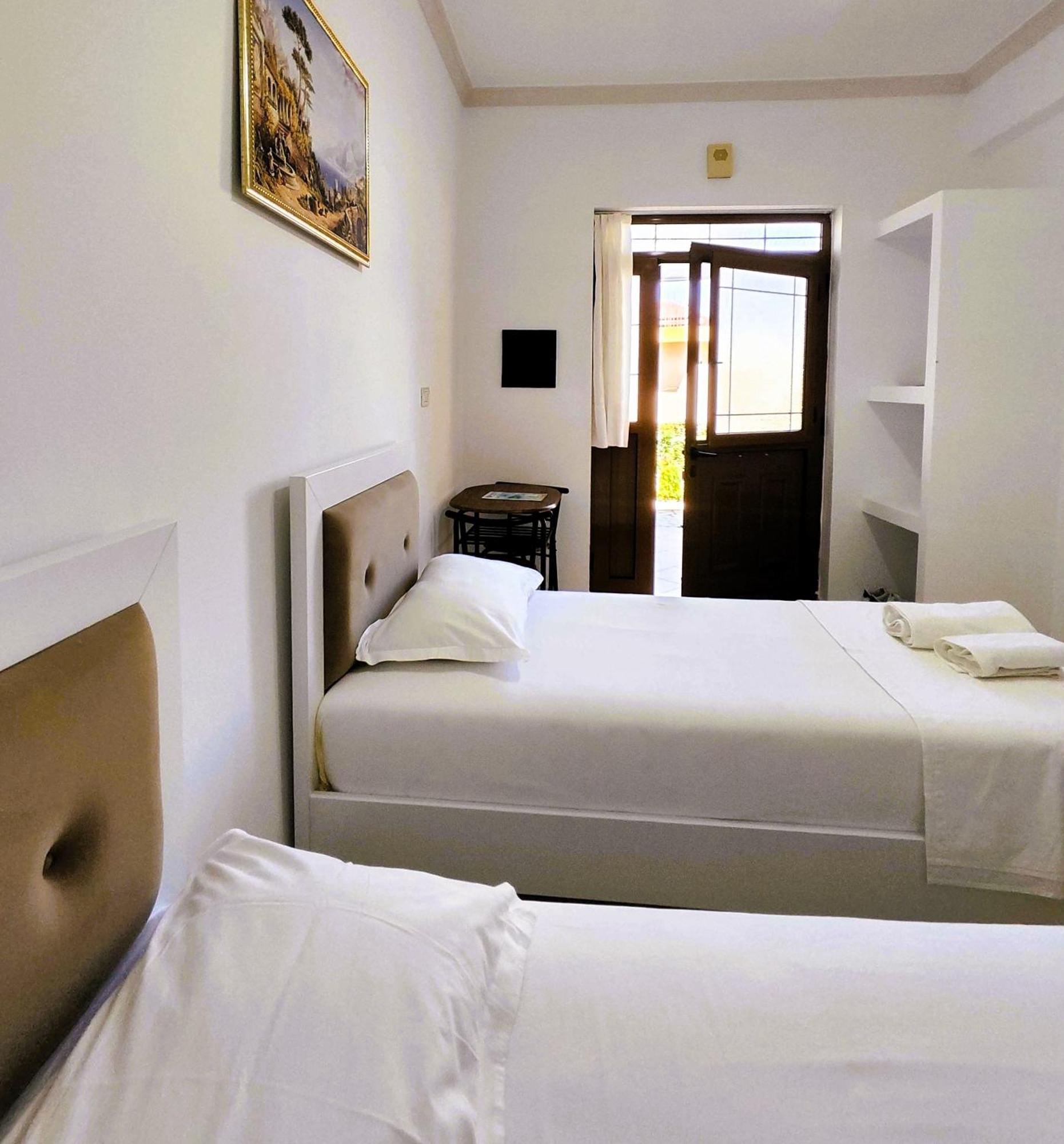 Hola Rooms Ksamil Eksteriør billede